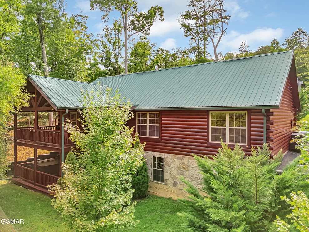 Unit for sale at 2103 Roscoe Court, Pigeon Forge, TN 37876