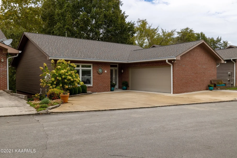 Unit for sale at 23 Riverview Drive, Oak Ridge, TN 37830