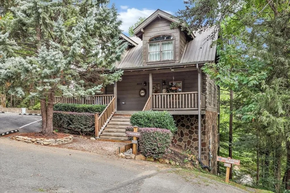 Unit for sale at 3013 Oak Tree Way, Pigeon Forge, TN 37863