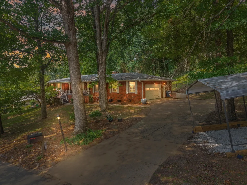 Unit for sale at 1059 Balmoral Drive, Signal Mountain, TN 37377