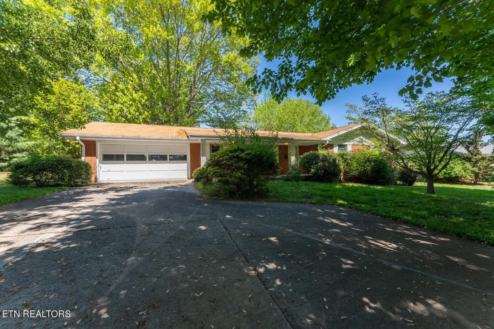 Unit for sale at 421 Merritt Rd, Maryville, TN 37804