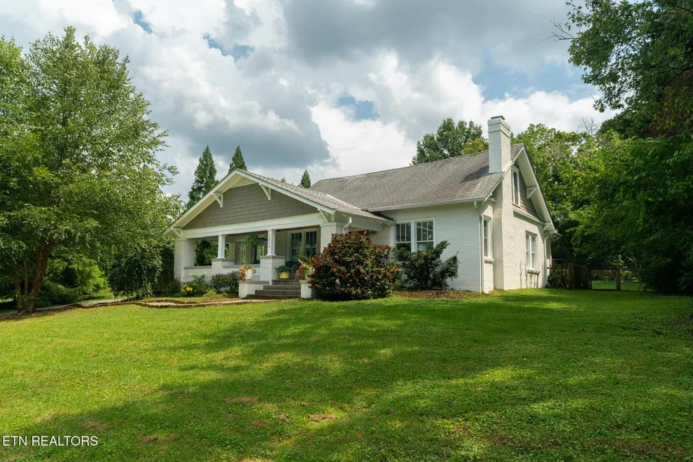 Unit for sale at 2516 Maple Drive, Knoxville, TN 37918