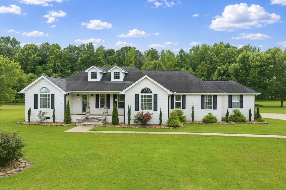 Unit for sale at 159 Channing Cv, Lexington, TN 38351
