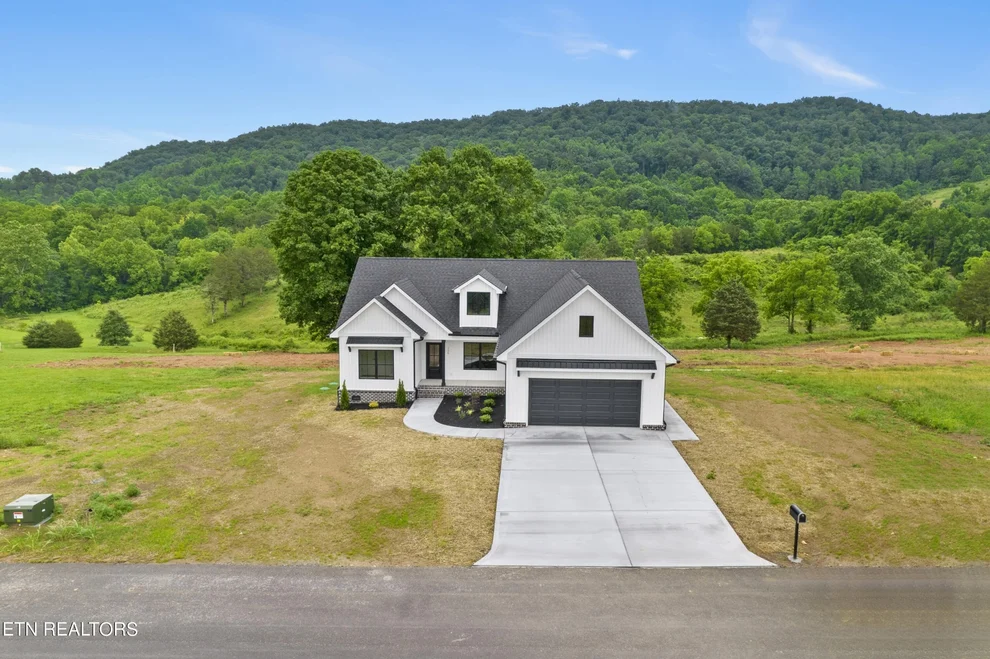Unit for sale at 106 Waterfront Knoll, Sharps Chapel, TN 37866