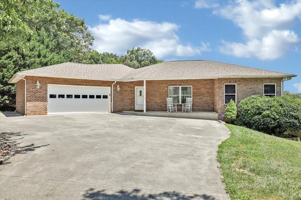 Unit for sale at 833 Chestnut Grove Circle, Dandridge, TN 37725