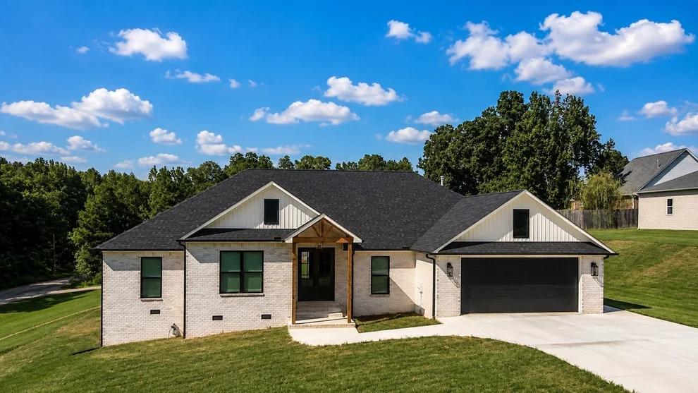 Unit for sale at 174 Cardinal Estate Dr, Lexington, TN 38351