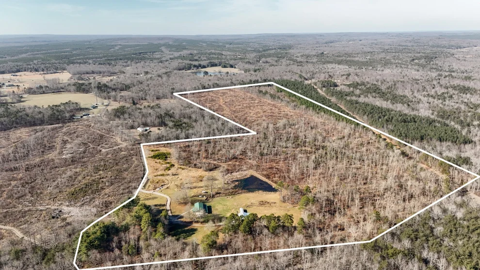 Unit for sale at 711 Lick Point Road, Sequatchie, TN 37374