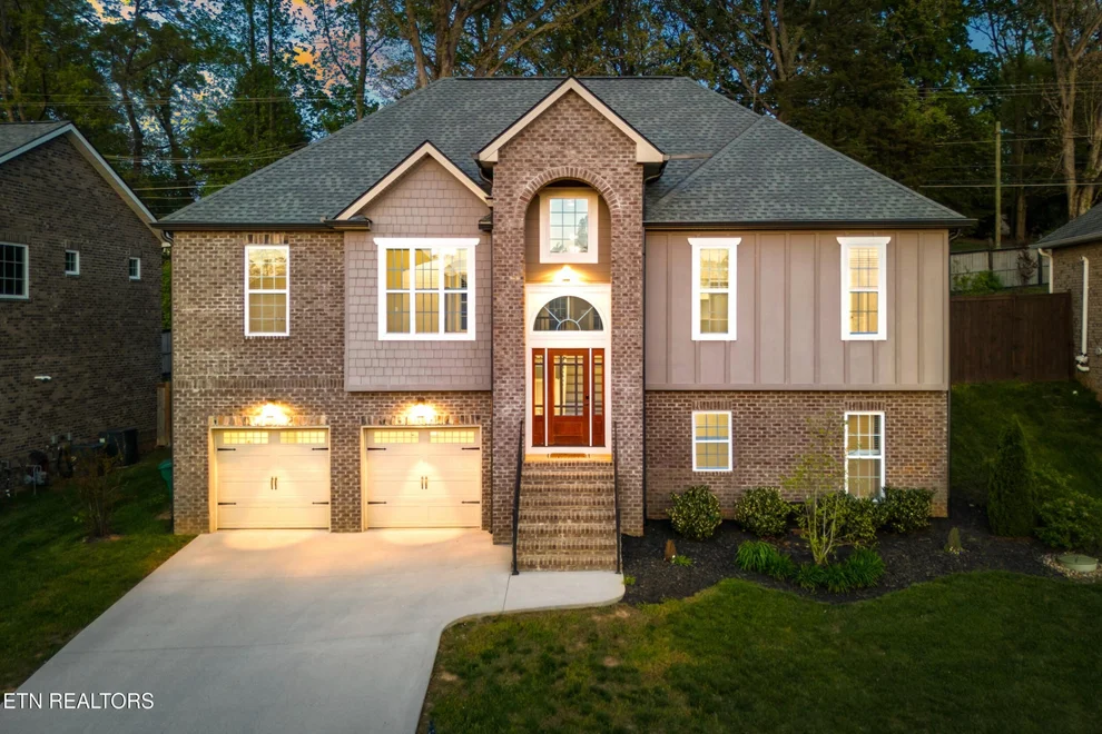 Unit for sale at 8508 Flowering Peach Lane, Knoxville, TN 37923