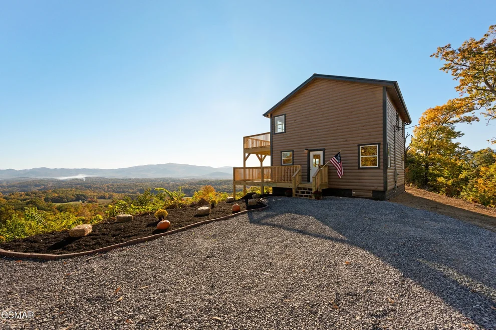 Unit for sale at 855 S Ridge Way, Cosby, TN 37722