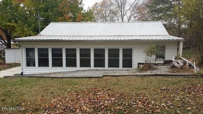 Unit for sale at 957 Woodland Drive, Loudon, TN 37774