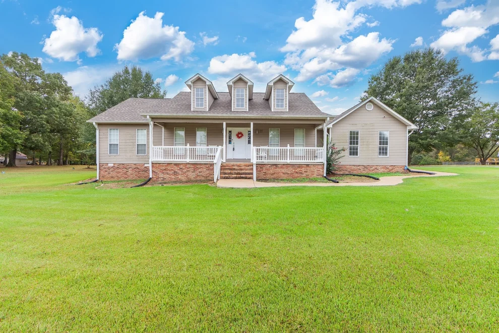 Unit for sale at 37 Seavers Rd, Milan, TN 38358