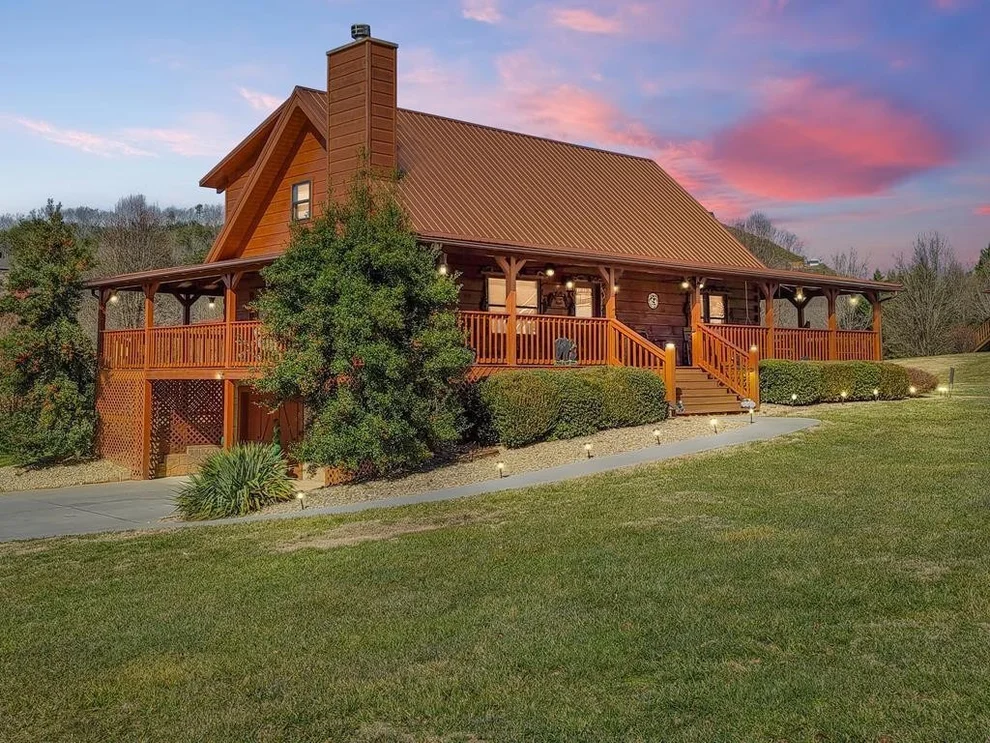 Unit for sale at 3509 Autumn Woods Lane, Sevierville, TN 37862