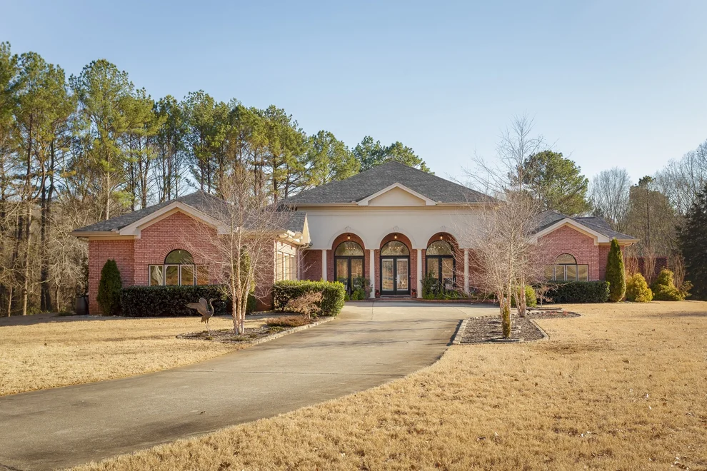 Unit for sale at 400 County Road 282, Florence, AL 35633