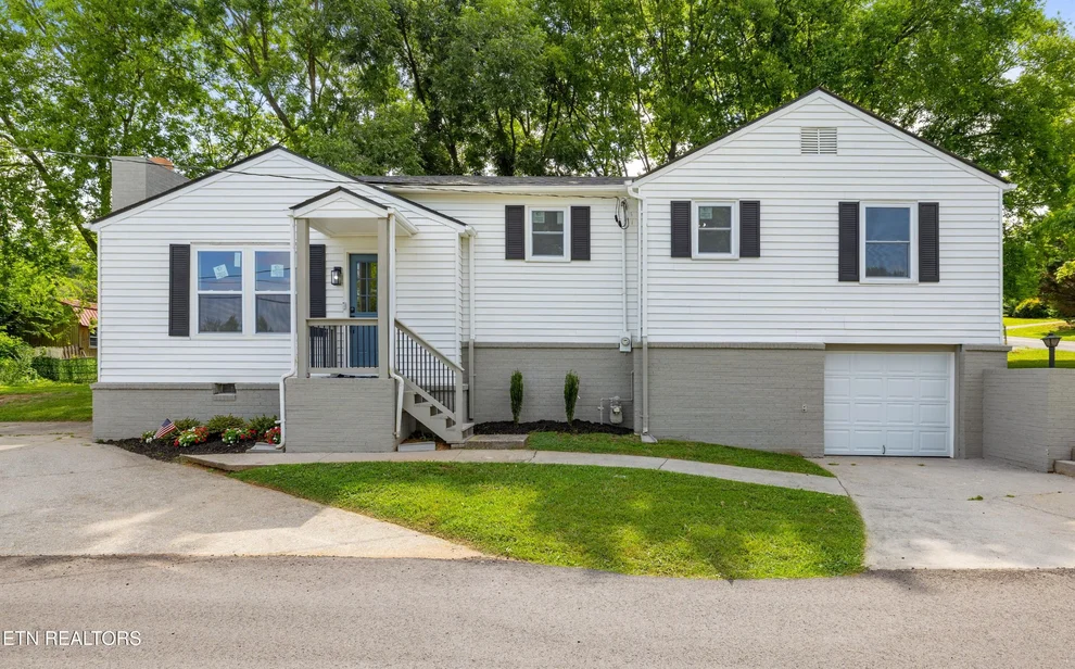Unit for sale at 300 Henderson St, Maryville, TN 37804