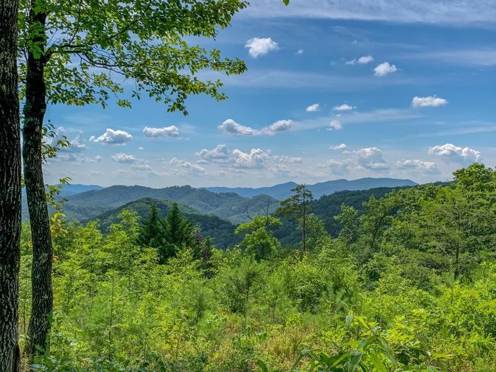 Unit for sale at 28 Covered Wagon Road, Sevierville, TN 37862
