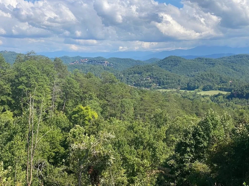 Unit for sale at 61 Crown Point Lane, Sevierville, TN 37863