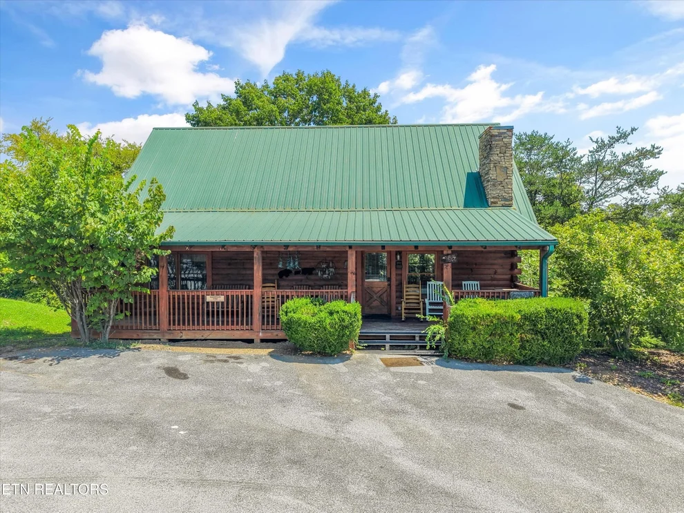 Unit for sale at 3208 White Falcon Way, Pigeon Forge, TN 37863