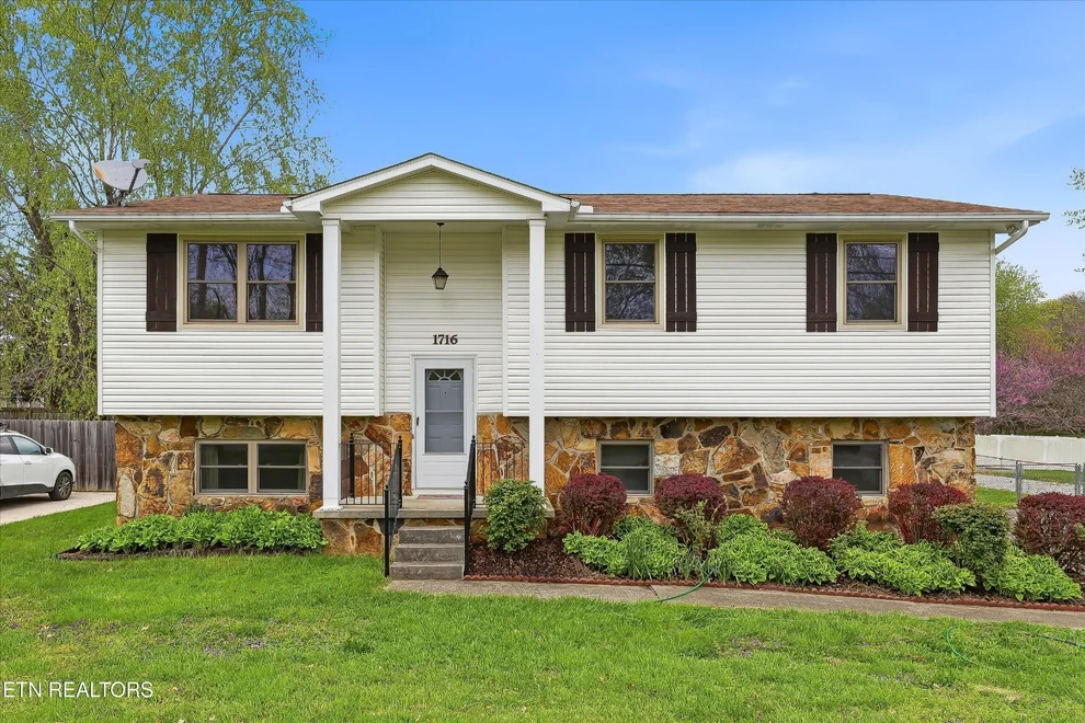 Unit for sale at 1716 Campfire Drive, Knoxville, TN 37931