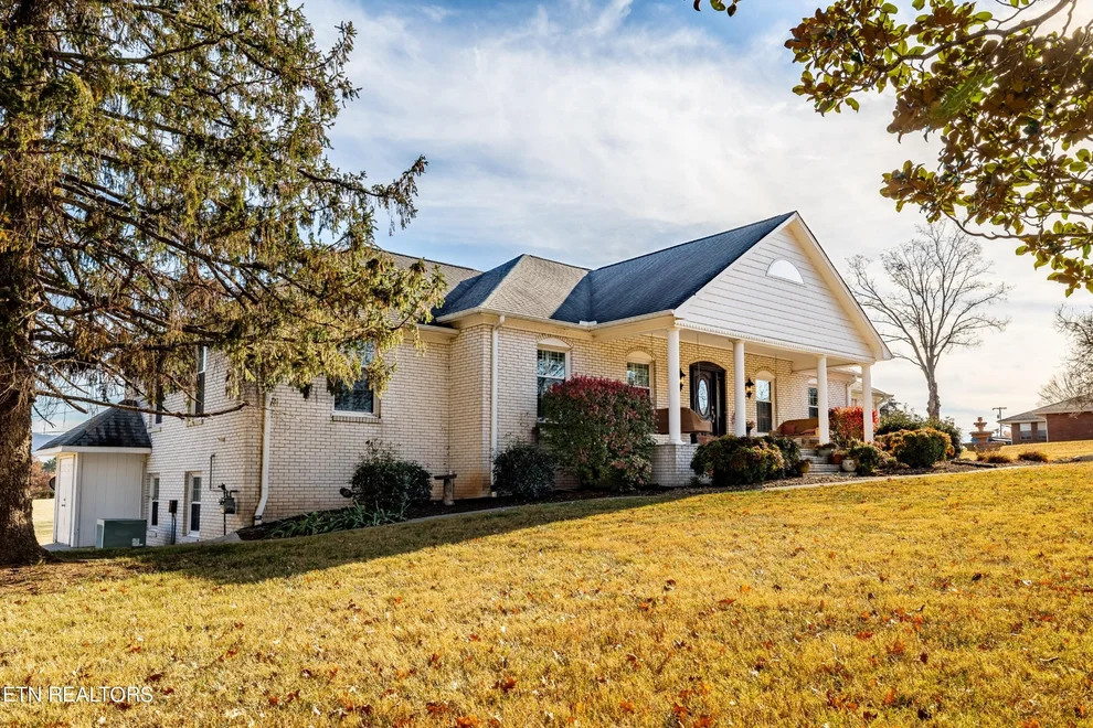 Unit for sale at 2004 Cochran Rd, Maryville, TN 37803