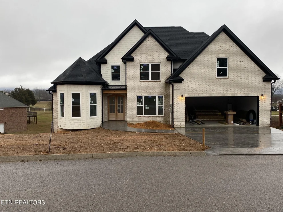 Unit for sale at 316 Stonebreeze Drive, Powell, TN 37849