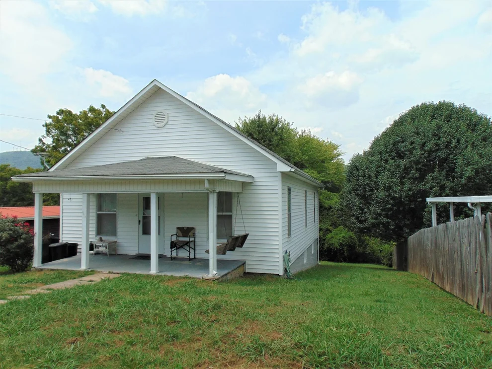 Unit for sale at 129 N Douglas Ave, Rockwood, TN 37854