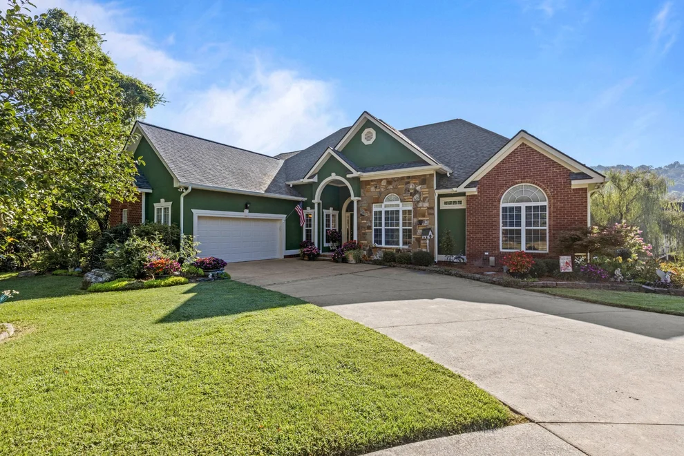Unit for sale at 3260 Split Oak Lane, Ooltewah, TN 37363