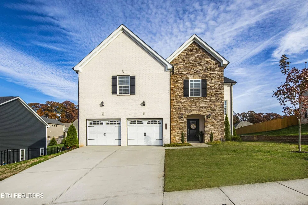 Unit for sale at 1424 Staffwood Rd, Knoxville, TN 37922