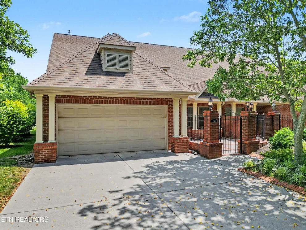 Unit for sale at 1431 Cottage Glen Lane, Maryville, TN 37801