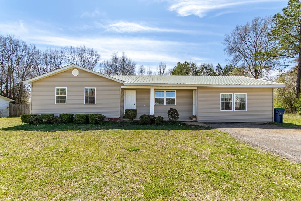 Unit for sale at 134 Vine St, Savannah, TN 38372