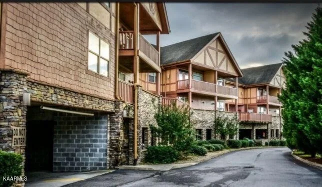 Unit for sale at 830 Golf View Blvd, Pigeon Forge, TN 37863