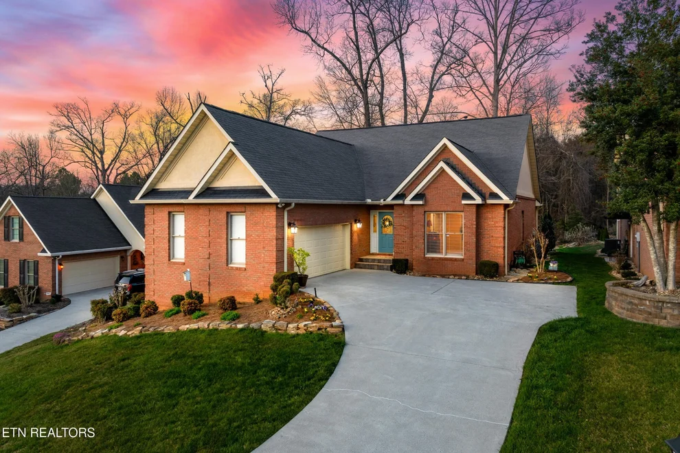 Unit for sale at 270 Valleyview Drive, Lenoir City, TN 37772