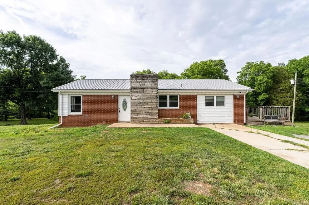 Unit for sale at 660 Highway 11, Mooresburg, TN 37811