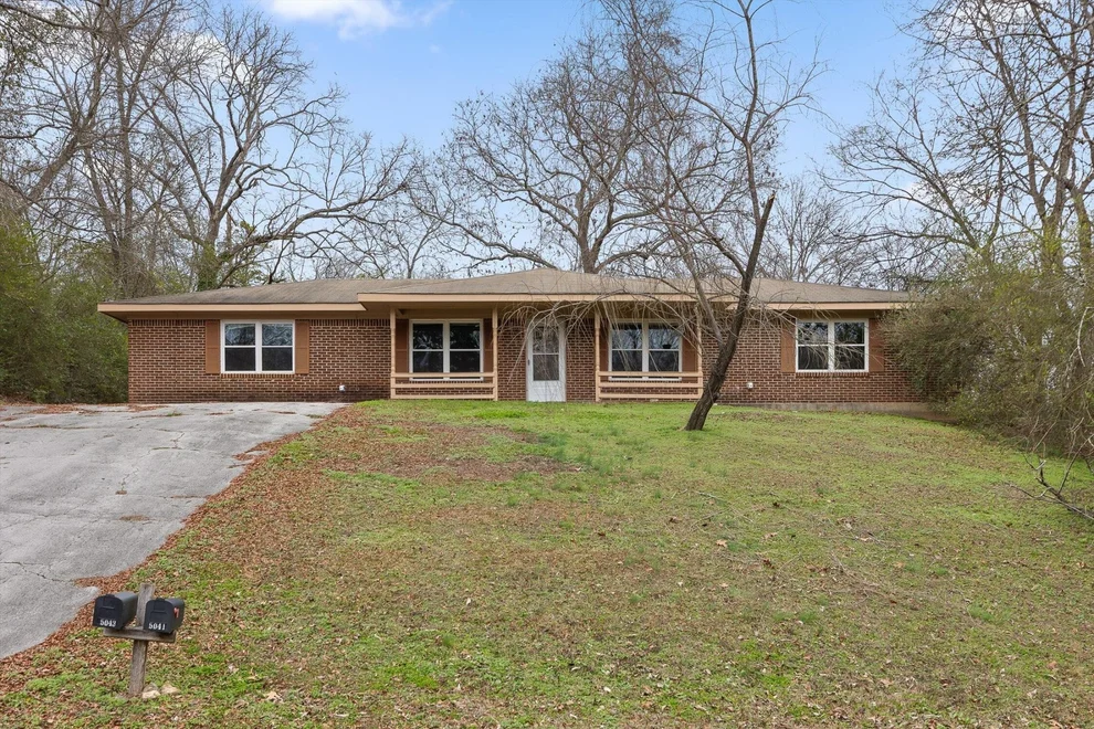 Unit for sale at 5041 Shoals Lane, Chattanooga, TN 37416