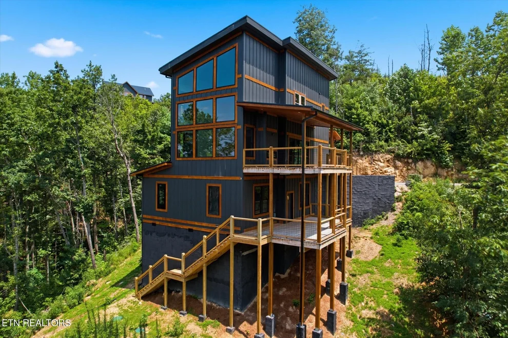 Unit for sale at 2046 Spurling Rd, Sevierville, TN 37862
