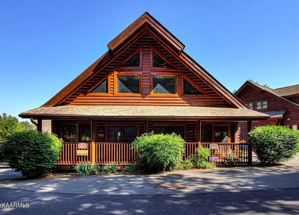 Unit for sale at 727 Golf View Blvd, Pigeon Forge, TN 37863