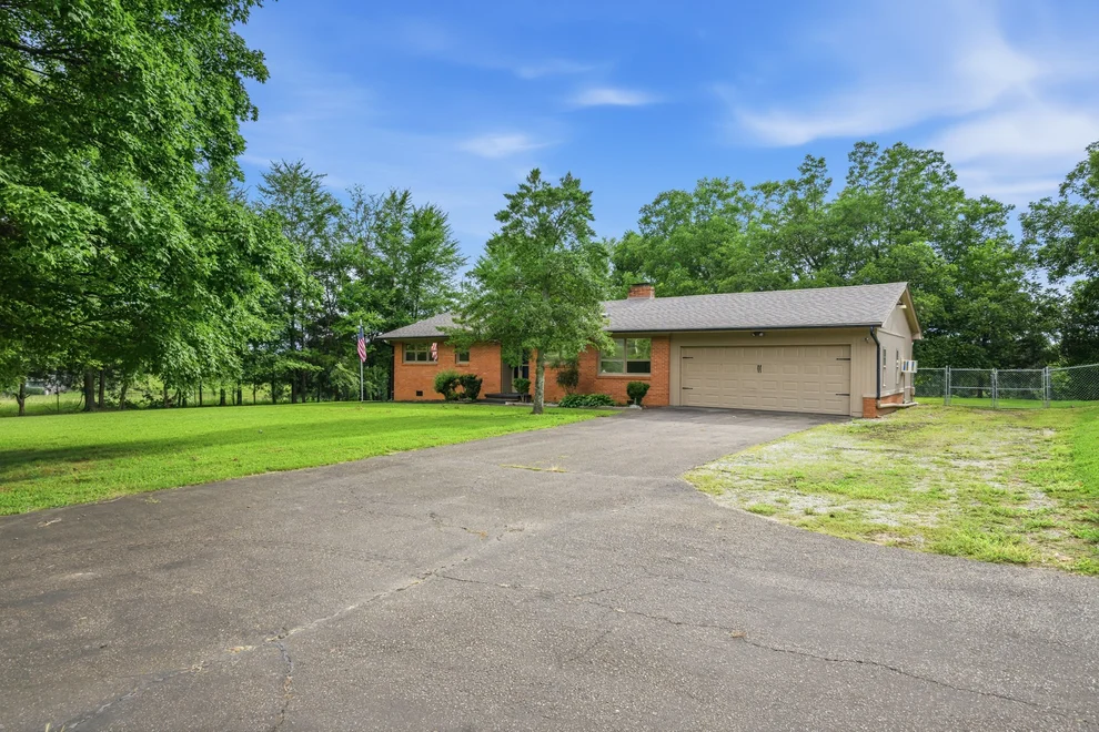 Unit for sale at 783 N Broad St, Lexington, TN 38351