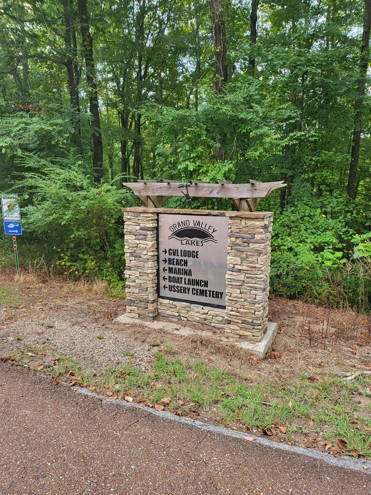 Unit for sale at 905 Grand Valley Dr, Saulsbury, TN 38067