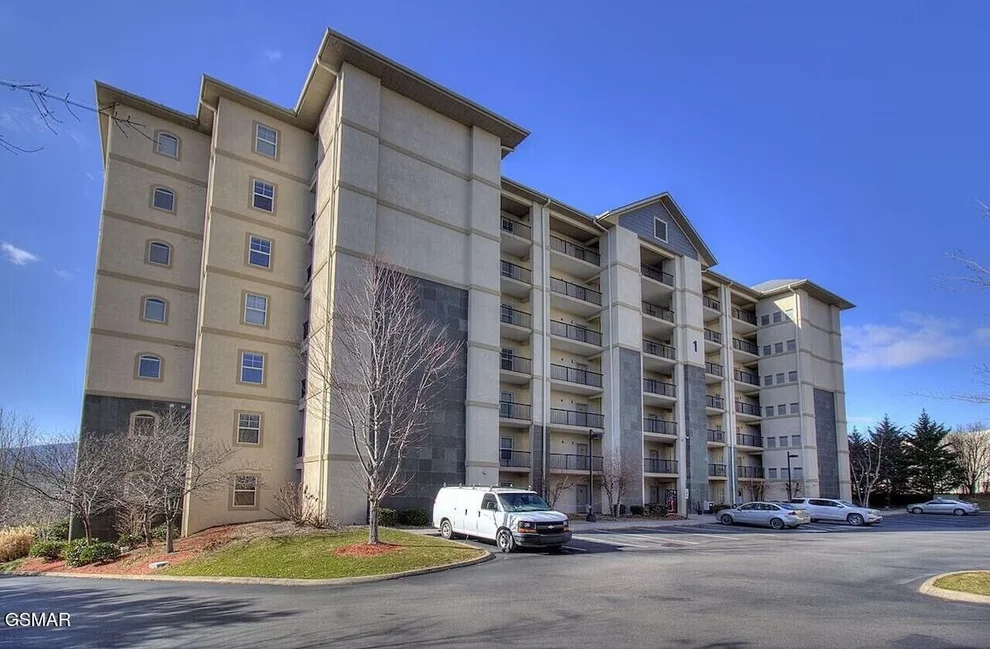 Unit for sale at 124 Plaza Drive, Pigeon Forge, TN 37863
