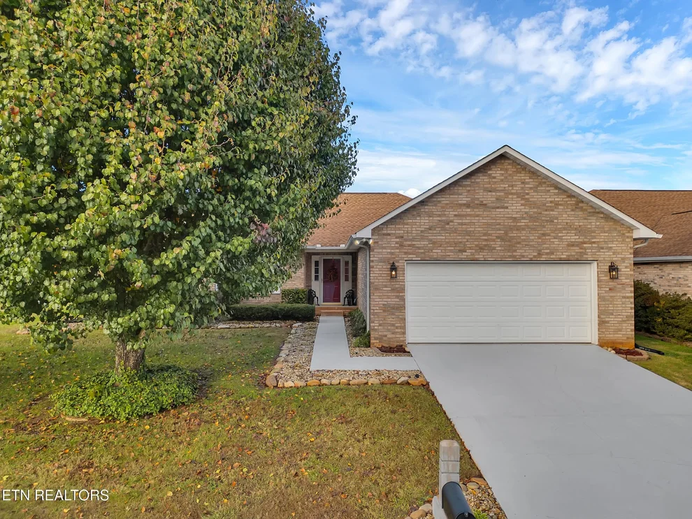 Unit for sale at 223 Royal Oaks Drive, Maryville, TN 37801