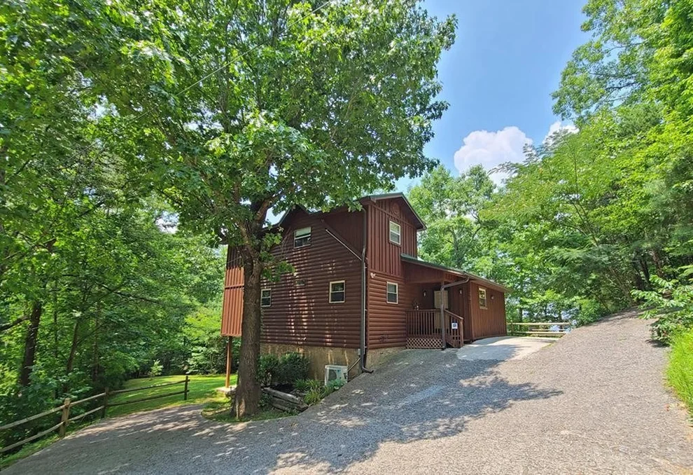 Unit for sale at 868 Boone Acres Lane, Pigeon Forge, TN 37863