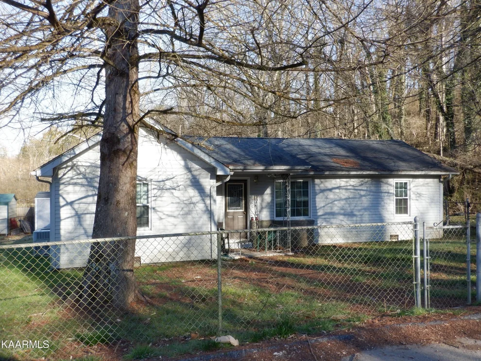 Unit for sale at 338 Ayers Drive, Harriman, TN 37748