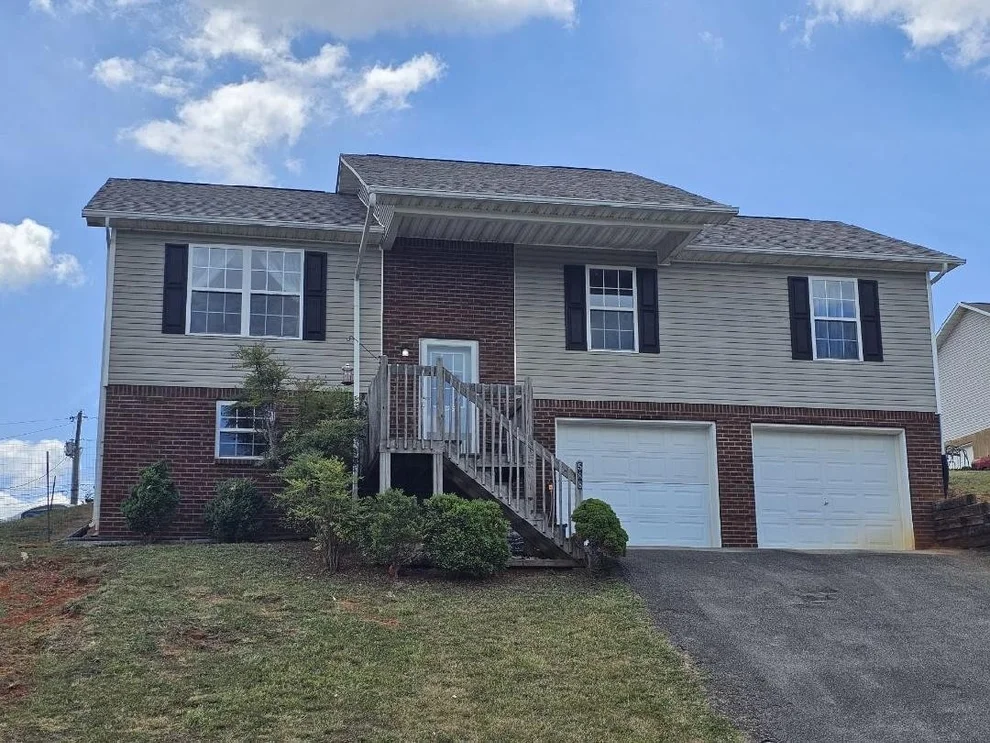 Unit for sale at 588 Joshua Drive, Dandridge, TN 37725