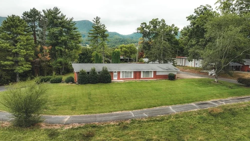 Unit for sale at 201 County Line Road, Dandridge, TN 37725