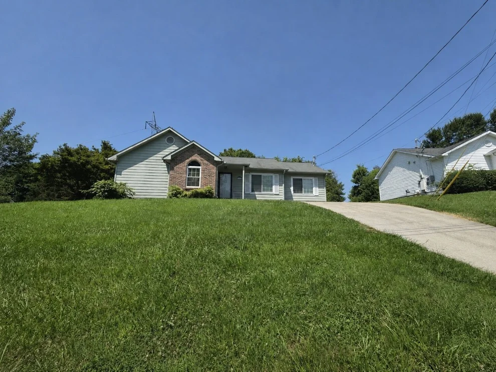 Unit for sale at 2001 Hyde Park Ln, Knoxville, TN 37921
