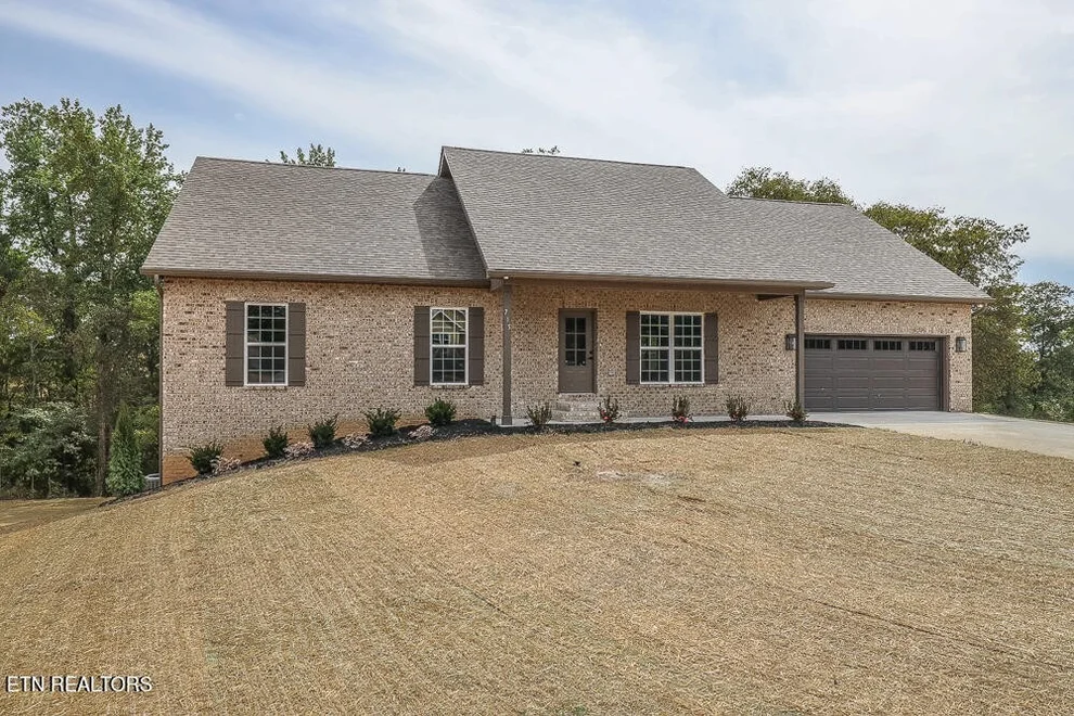 Unit for sale at 715 Farm Of The Smokies Way, Maryville, TN 37804