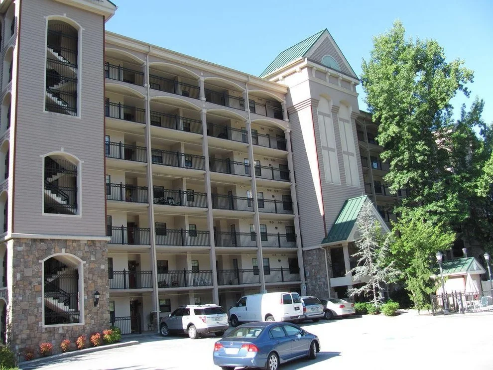 Unit for sale at 210 Roaring Fork Ext, Gatlinburg, TN 37738