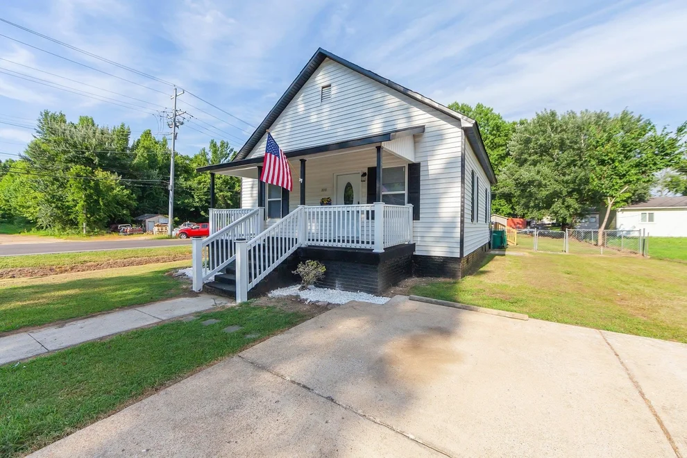 Unit for sale at 228 N KENTUCKY ST, Jackson, TN 38301