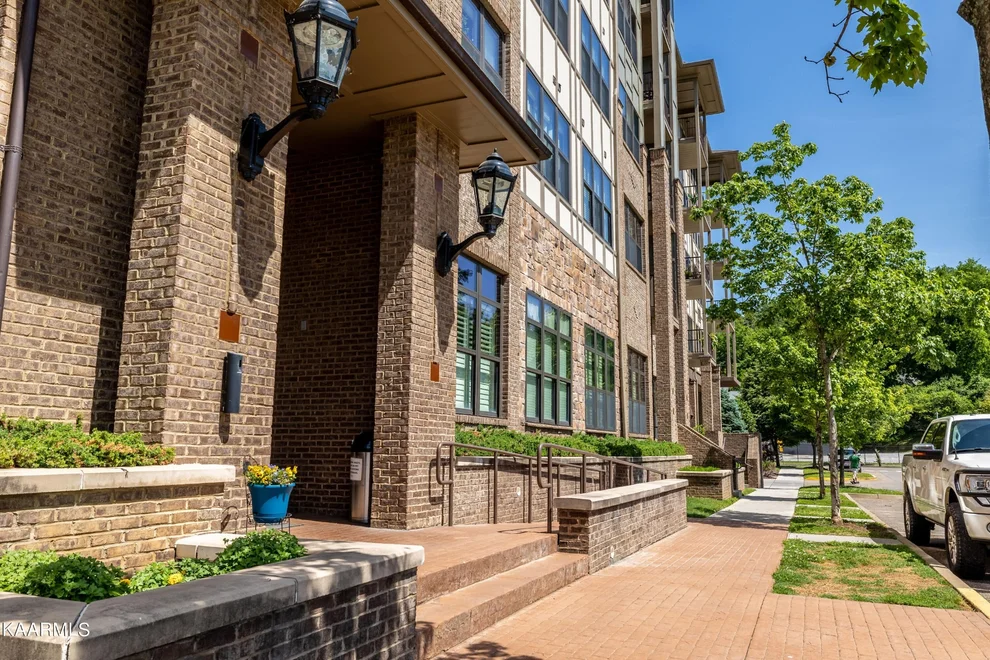 Unit for sale at 445 W Blount Ave, Knoxville, TN 37920