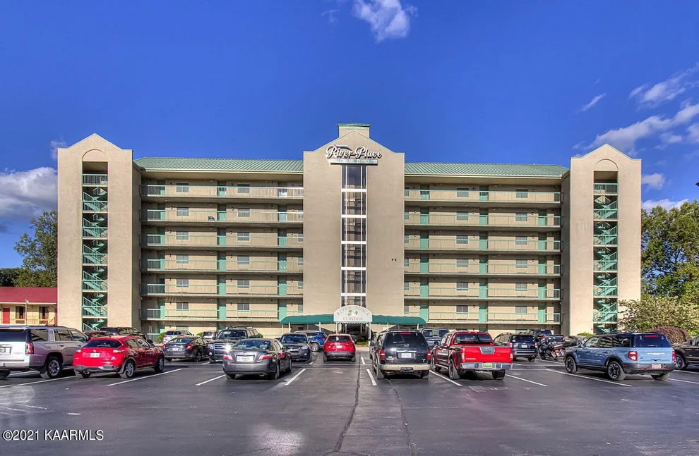 Unit for sale at 3215 N River Rd, Pigeon Forge, TN 37863