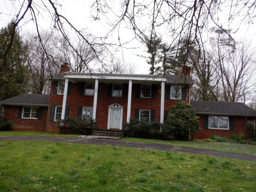 Unit for sale at 7220 Canmore Lane, Knoxville, TN 37919